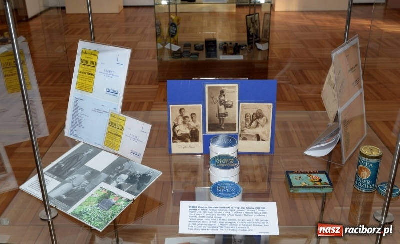 Zdjęcie w galerii na portalu naszraciborz.pl: Nivea jest dobra na wszystko. Nowa wystawa w raciborskim Muzeum wiadomości z regionu