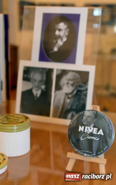 Zdjęcie w galerii na portalu naszraciborz.pl: Nivea jest dobra na wszystko. Nowa wystawa w raciborskim Muzeum wiadomości z regionu