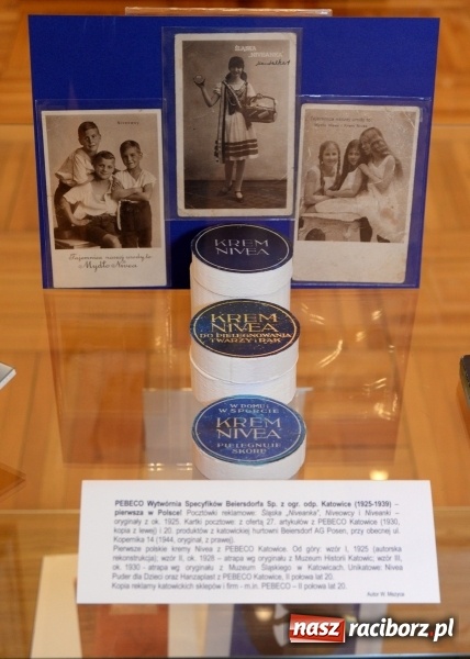 Zdjęcie w galerii na portalu naszraciborz.pl: Nivea jest dobra na wszystko. Nowa wystawa w raciborskim Muzeum wiadomości z regionu