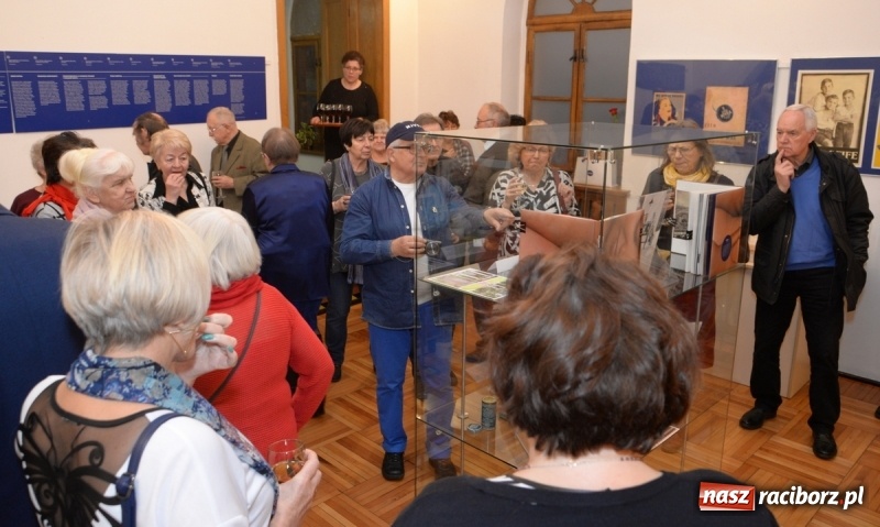 Zdjęcie w galerii na portalu naszraciborz.pl: Nivea jest dobra na wszystko. Nowa wystawa w raciborskim Muzeum wiadomości z regionu