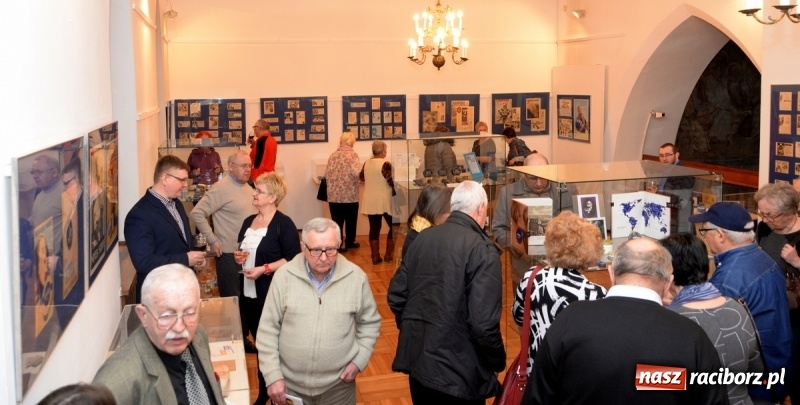 Zdjęcie w galerii na portalu naszraciborz.pl: Nivea jest dobra na wszystko. Nowa wystawa w raciborskim Muzeum wiadomości z regionu