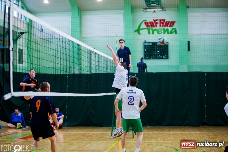 Zdjęcie w galerii na portalu naszraciborz.pl: Siatkarze zakładów pracy i służb mundurowych walczą o Puchar Prezydenta wiadomości z regionu