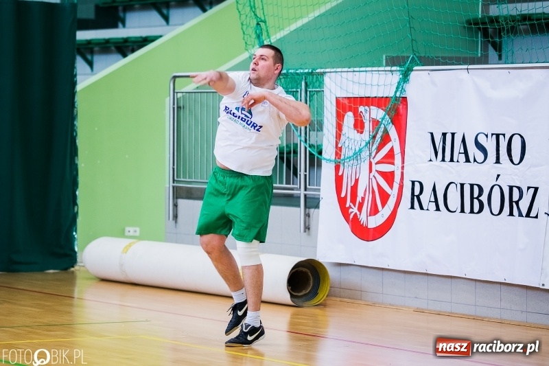 Zdjęcie w galerii na portalu naszraciborz.pl: Siatkarze zakładów pracy i służb mundurowych walczą o Puchar Prezydenta wiadomości z regionu