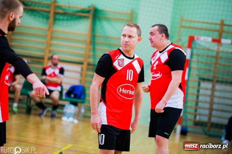 Zdjęcie w galerii na portalu naszraciborz.pl: Siatkarze zakładów pracy i służb mundurowych walczą o Puchar Prezydenta wiadomości z regionu