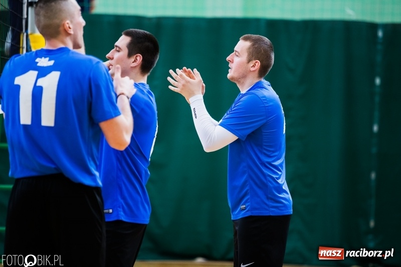 Zdjęcie w galerii na portalu naszraciborz.pl: Siatkarze zakładów pracy i służb mundurowych walczą o Puchar Prezydenta wiadomości z regionu
