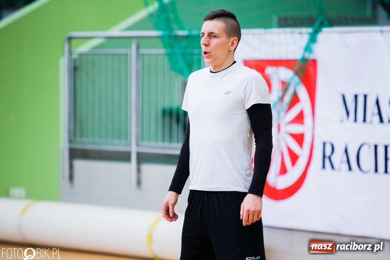 Zdjęcie w galerii na portalu naszraciborz.pl: Siatkarze zakładów pracy i służb mundurowych walczą o Puchar Prezydenta wiadomości z regionu