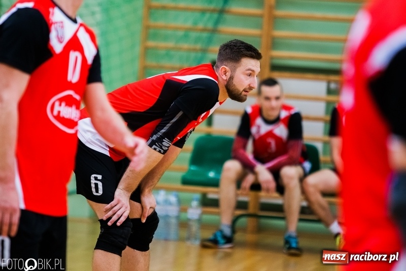 Zdjęcie w galerii na portalu naszraciborz.pl: Siatkarze zakładów pracy i służb mundurowych walczą o Puchar Prezydenta wiadomości z regionu