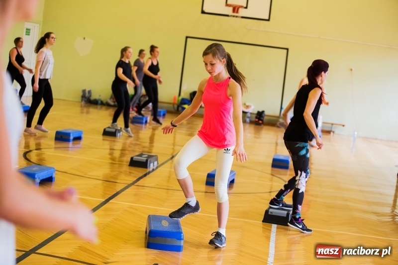 Zdjęcie w galerii na portalu naszraciborz.pl: II Charytatywny Maraton Fitness dla Justyny i Sebastiana wiadomości z regionu