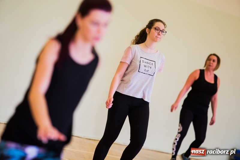 Zdjęcie w galerii na portalu naszraciborz.pl: II Charytatywny Maraton Fitness dla Justyny i Sebastiana wiadomości z regionu