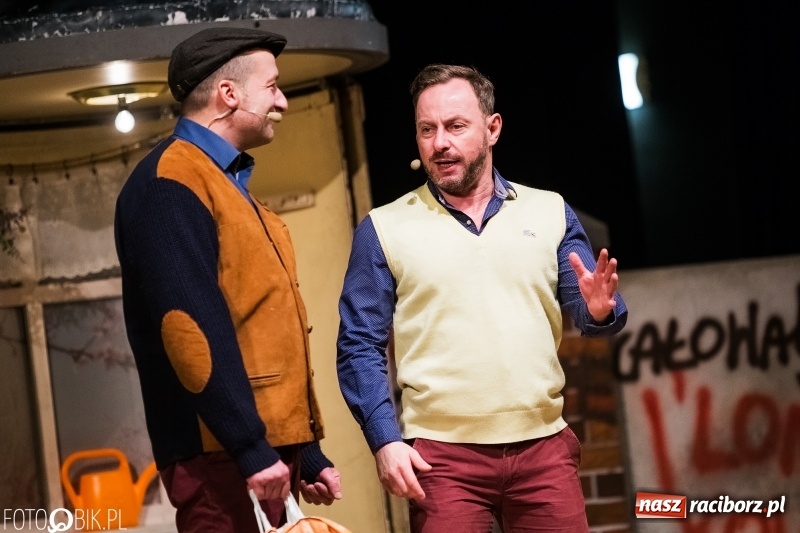 Zdjęcie w galerii na portalu naszraciborz.pl: Kabaret Moralnego Niepokoju bawił w RCK wiadomości z regionu