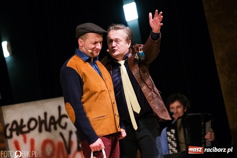 Zdjęcie w galerii na portalu naszraciborz.pl: Kabaret Moralnego Niepokoju bawił w RCK wiadomości z regionu