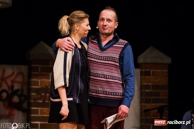 Zdjęcie w galerii na portalu naszraciborz.pl: Kabaret Moralnego Niepokoju bawił w RCK wiadomości z regionu