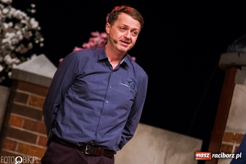 Zdjęcie w galerii na portalu naszraciborz.pl: Kabaret Moralnego Niepokoju bawił w RCK wiadomości z regionu