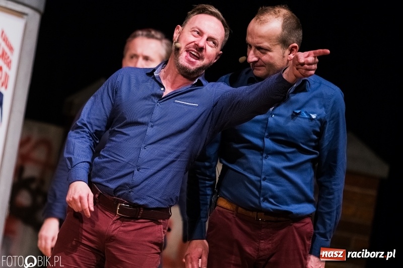 Zdjęcie w galerii na portalu naszraciborz.pl: Kabaret Moralnego Niepokoju bawił w RCK wiadomości z regionu