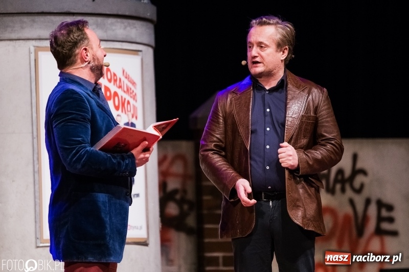 Zdjęcie w galerii na portalu naszraciborz.pl: Kabaret Moralnego Niepokoju bawił w RCK wiadomości z regionu