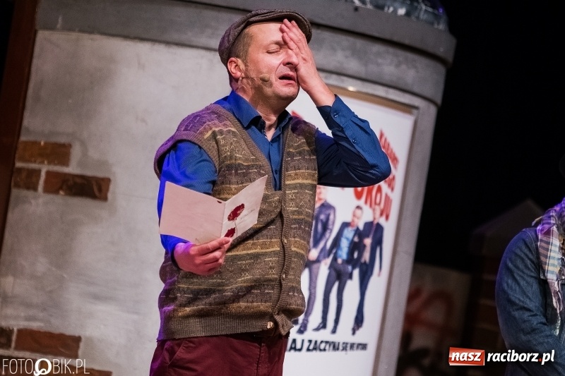 Zdjęcie w galerii na portalu naszraciborz.pl: Kabaret Moralnego Niepokoju bawił w RCK wiadomości z regionu