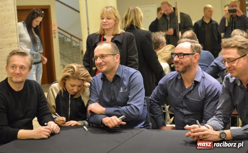 Zdjęcie w galerii na portalu naszraciborz.pl: Kabaret Moralnego Niepokoju bawił w RCK wiadomości z regionu