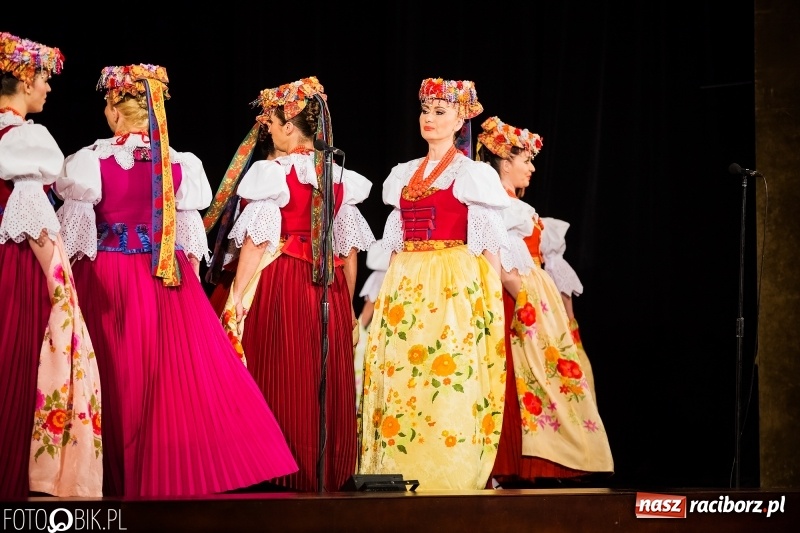 Zdjęcie w galerii na portalu naszraciborz.pl: Zespół Pieśni i Tańca Śląsk wystąpił w RCK wiadomości z regionu