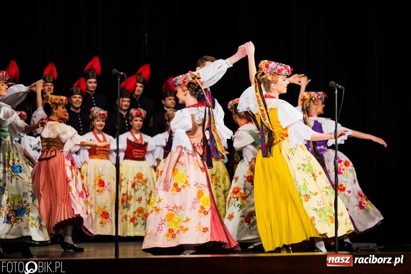 Zdjęcie w galerii na portalu naszraciborz.pl: Zespół Pieśni i Tańca Śląsk wystąpił w RCK wiadomości z regionu