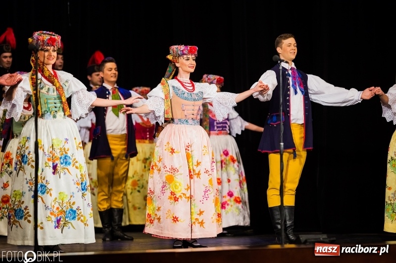 Zdjęcie w galerii na portalu naszraciborz.pl: Zespół Pieśni i Tańca Śląsk wystąpił w RCK wiadomości z regionu