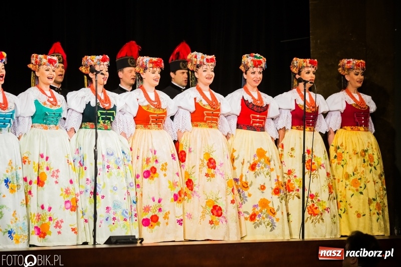 Zdjęcie w galerii na portalu naszraciborz.pl: Zespół Pieśni i Tańca Śląsk wystąpił w RCK wiadomości z regionu