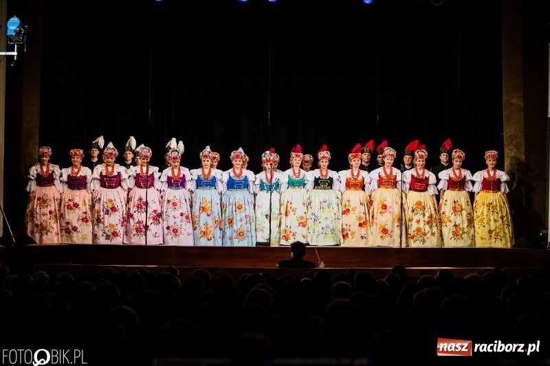 Zdjęcie w galerii na portalu naszraciborz.pl: Zespół Pieśni i Tańca Śląsk wystąpił w RCK wiadomości z regionu