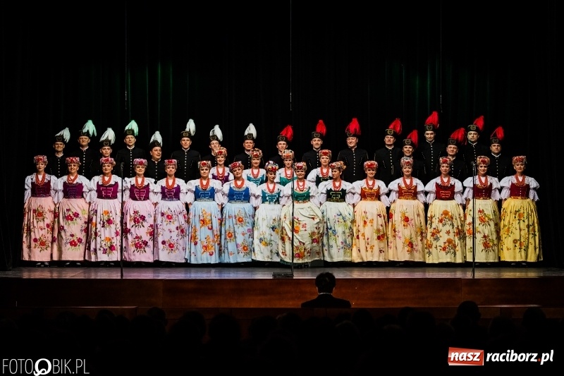 Zdjęcie w galerii na portalu naszraciborz.pl: Zespół Pieśni i Tańca Śląsk wystąpił w RCK wiadomości z regionu