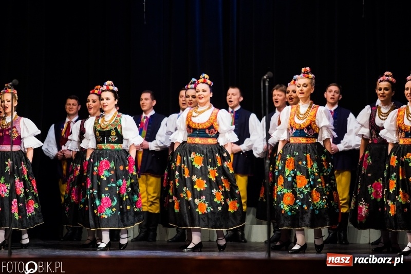 Zdjęcie w galerii na portalu naszraciborz.pl: Zespół Pieśni i Tańca Śląsk wystąpił w RCK wiadomości z regionu