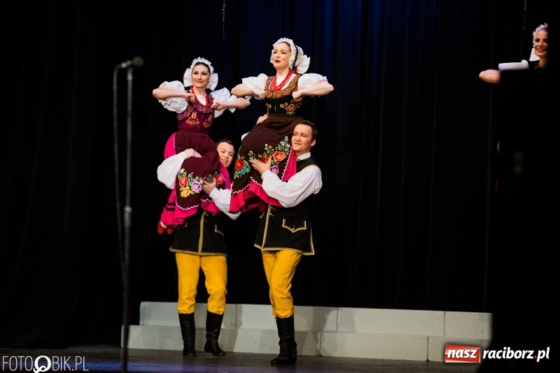 Zdjęcie w galerii na portalu naszraciborz.pl: Zespół Pieśni i Tańca Śląsk wystąpił w RCK wiadomości z regionu