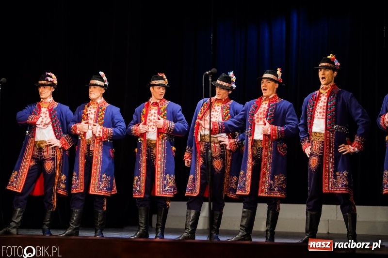 Zdjęcie w galerii na portalu naszraciborz.pl: Zespół Pieśni i Tańca Śląsk wystąpił w RCK wiadomości z regionu