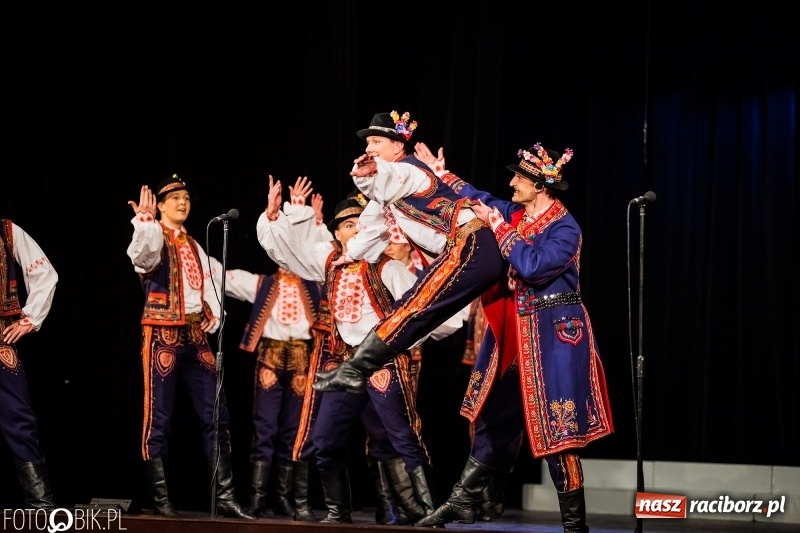 Zdjęcie w galerii na portalu naszraciborz.pl: Zespół Pieśni i Tańca Śląsk wystąpił w RCK wiadomości z regionu