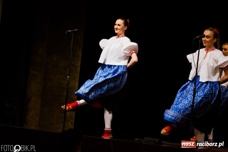 Zdjęcie w galerii na portalu naszraciborz.pl: Zespół Pieśni i Tańca Śląsk wystąpił w RCK wiadomości z regionu
