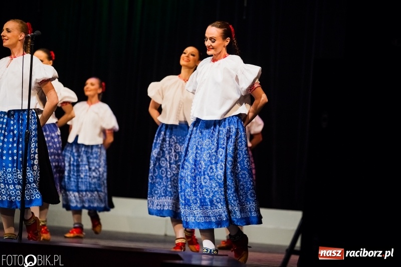 Zdjęcie w galerii na portalu naszraciborz.pl: Zespół Pieśni i Tańca Śląsk wystąpił w RCK wiadomości z regionu