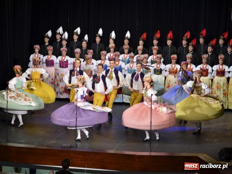 Zdjęcie w galerii na portalu naszraciborz.pl: Zespół Pieśni i Tańca Śląsk wystąpił w RCK wiadomości z regionu