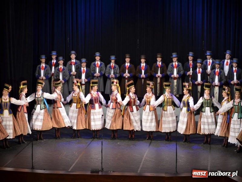 Zdjęcie w galerii na portalu naszraciborz.pl: Zespół Pieśni i Tańca Śląsk wystąpił w RCK wiadomości z regionu