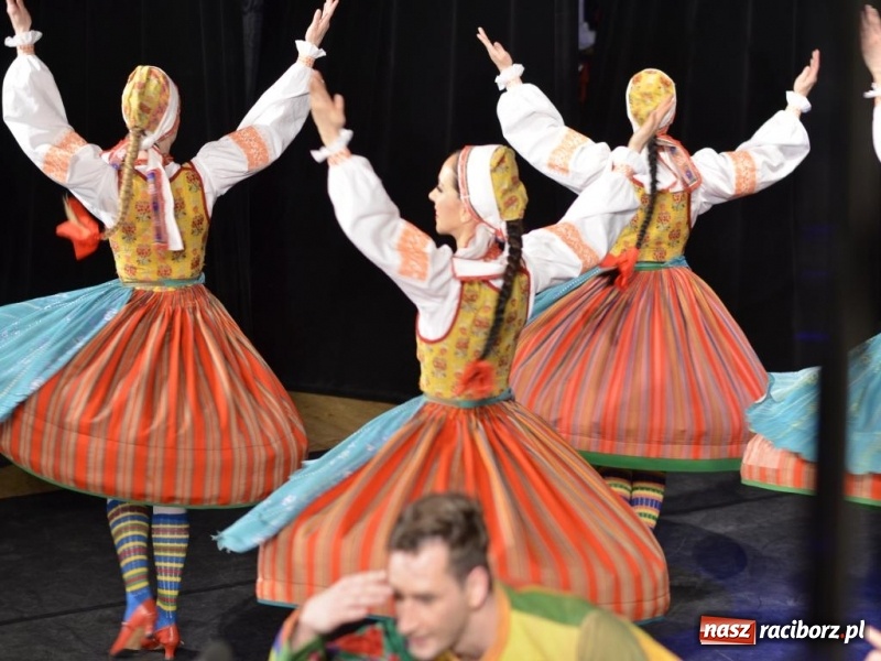 Zdjęcie w galerii na portalu naszraciborz.pl: Zespół Pieśni i Tańca Śląsk wystąpił w RCK wiadomości z regionu