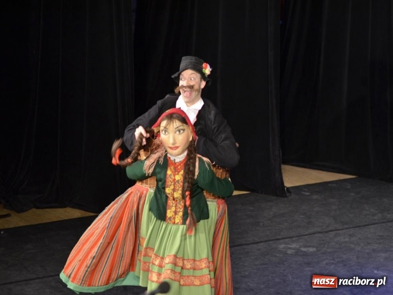 Zdjęcie w galerii na portalu naszraciborz.pl: Zespół Pieśni i Tańca Śląsk wystąpił w RCK wiadomości z regionu