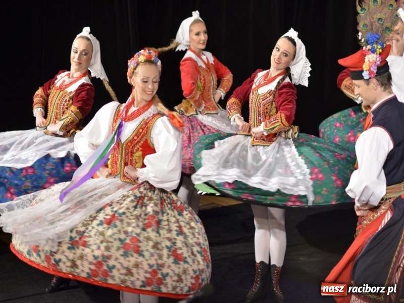 Zdjęcie w galerii na portalu naszraciborz.pl: Zespół Pieśni i Tańca Śląsk wystąpił w RCK wiadomości z regionu
