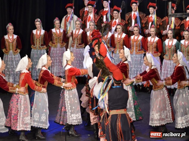 Zdjęcie w galerii na portalu naszraciborz.pl: Zespół Pieśni i Tańca Śląsk wystąpił w RCK wiadomości z regionu