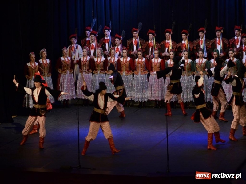 Zdjęcie w galerii na portalu naszraciborz.pl: Zespół Pieśni i Tańca Śląsk wystąpił w RCK wiadomości z regionu