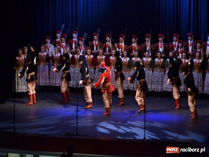 Zdjęcie w galerii na portalu naszraciborz.pl: Zespół Pieśni i Tańca Śląsk wystąpił w RCK wiadomości z regionu