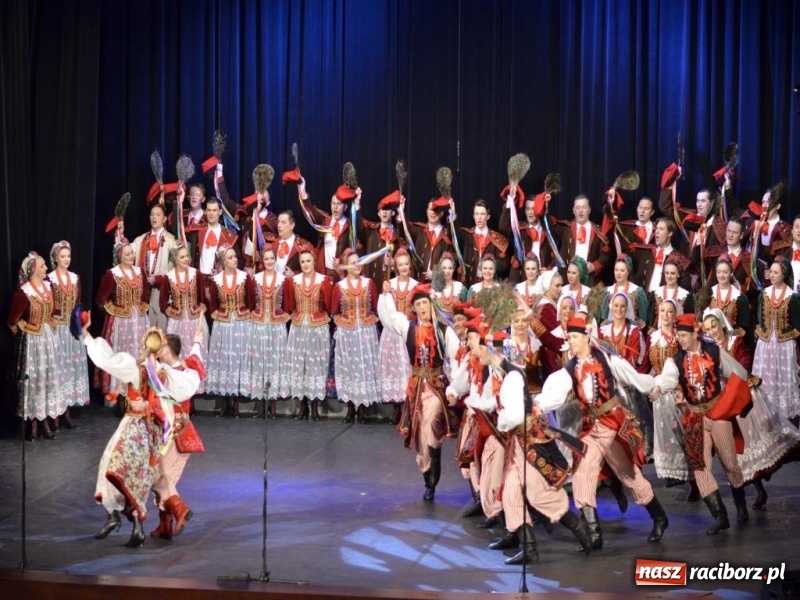 Zdjęcie w galerii na portalu naszraciborz.pl: Zespół Pieśni i Tańca Śląsk wystąpił w RCK wiadomości z regionu