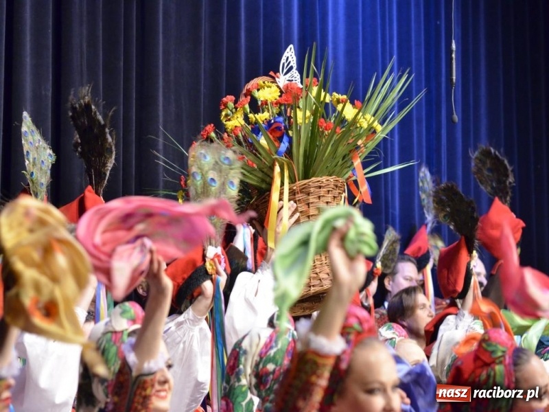 Zdjęcie w galerii na portalu naszraciborz.pl: Zespół Pieśni i Tańca Śląsk wystąpił w RCK wiadomości z regionu