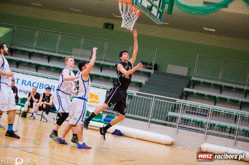 Zdjęcie w galerii na portalu naszraciborz.pl: Koszykówka. Ofensywa Racibórz awansowała do fazy play-off wiadomości z regionu