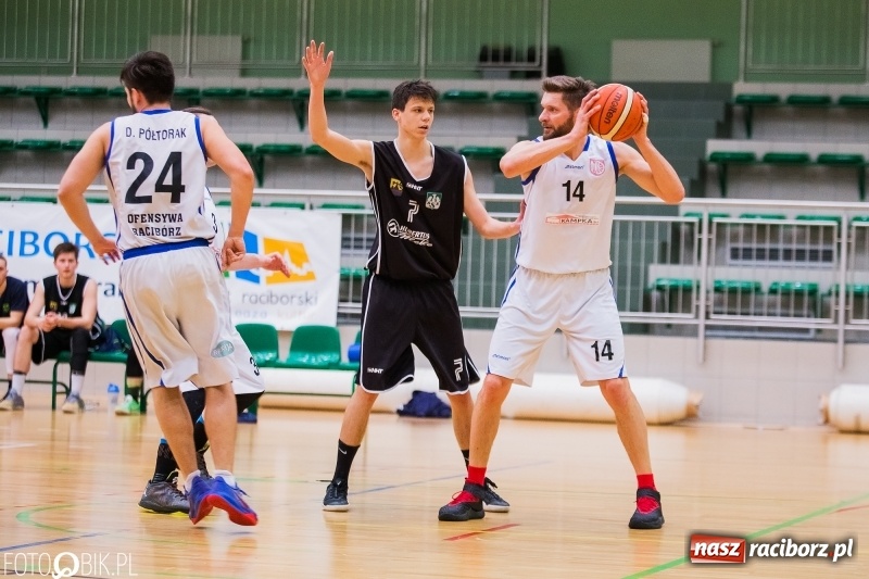 Zdjęcie w galerii na portalu naszraciborz.pl: Koszykówka. Ofensywa Racibórz awansowała do fazy play-off wiadomości z regionu