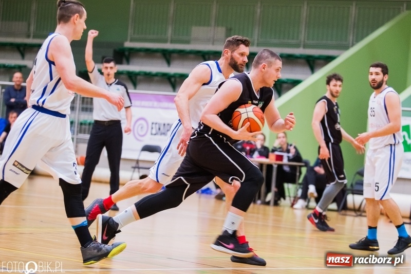 Zdjęcie w galerii na portalu naszraciborz.pl: Koszykówka. Ofensywa Racibórz awansowała do fazy play-off wiadomości z regionu