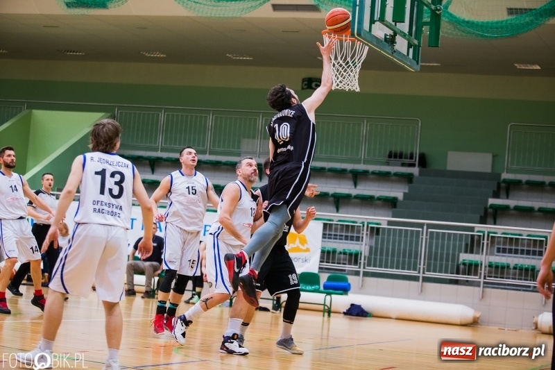 Zdjęcie w galerii na portalu naszraciborz.pl: Koszykówka. Ofensywa Racibórz awansowała do fazy play-off wiadomości z regionu
