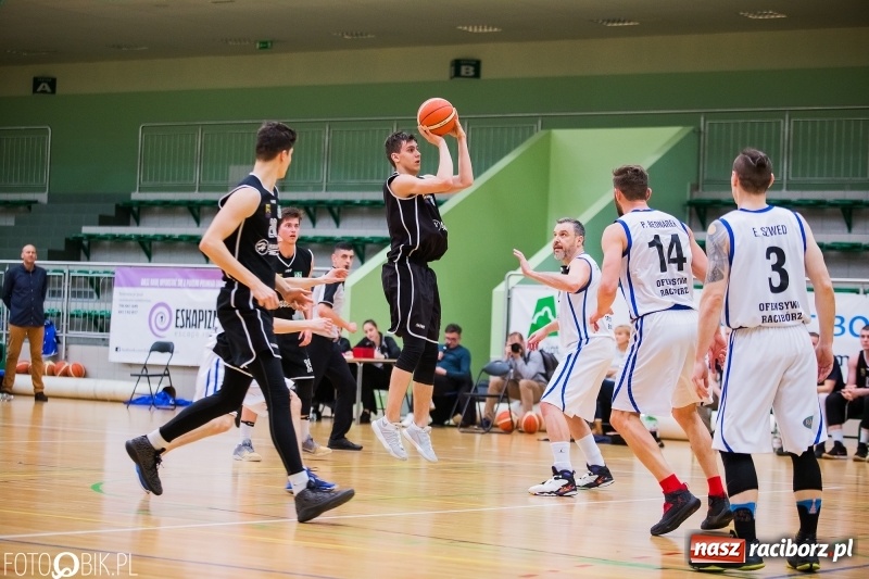 Zdjęcie w galerii na portalu naszraciborz.pl: Koszykówka. Ofensywa Racibórz awansowała do fazy play-off wiadomości z regionu