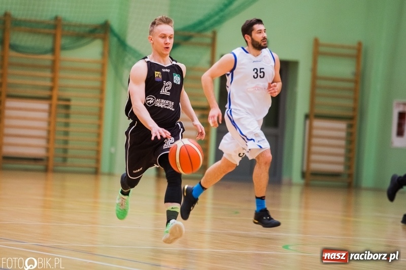 Zdjęcie w galerii na portalu naszraciborz.pl: Koszykówka. Ofensywa Racibórz awansowała do fazy play-off wiadomości z regionu