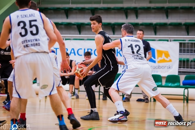 Zdjęcie w galerii na portalu naszraciborz.pl: Koszykówka. Ofensywa Racibórz awansowała do fazy play-off wiadomości z regionu
